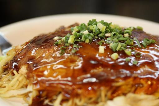 お好み焼き お好み焼き お好み焼き,鉄板料理,ソースの写真素材