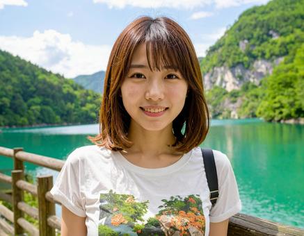 湖畔に来ていますの写真