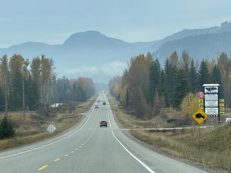 紅葉のカナダドライブ 山,雄大,絶景の写真素材