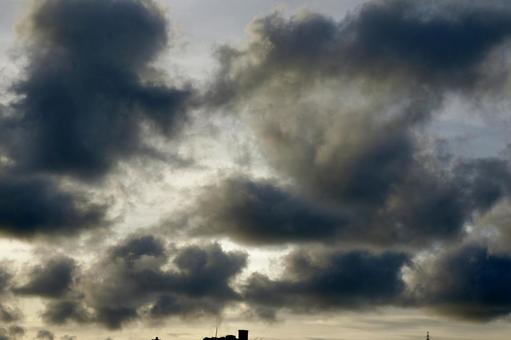 雲 曇り空 雲 曇り空の写真
