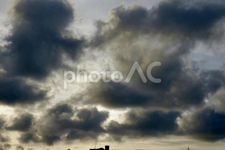 雲　曇り空 雲,曇り空,空の写真素材
