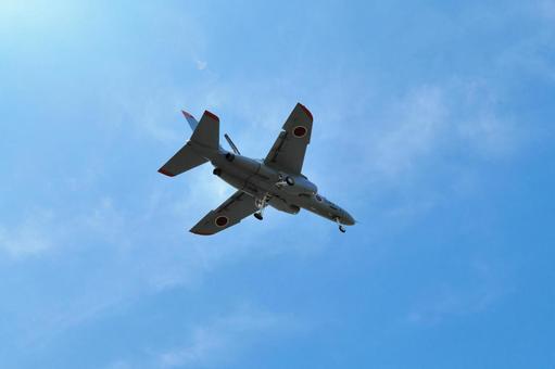 着陸態勢に入るT-4練習機③ tー4,練習機,着陸の写真素材