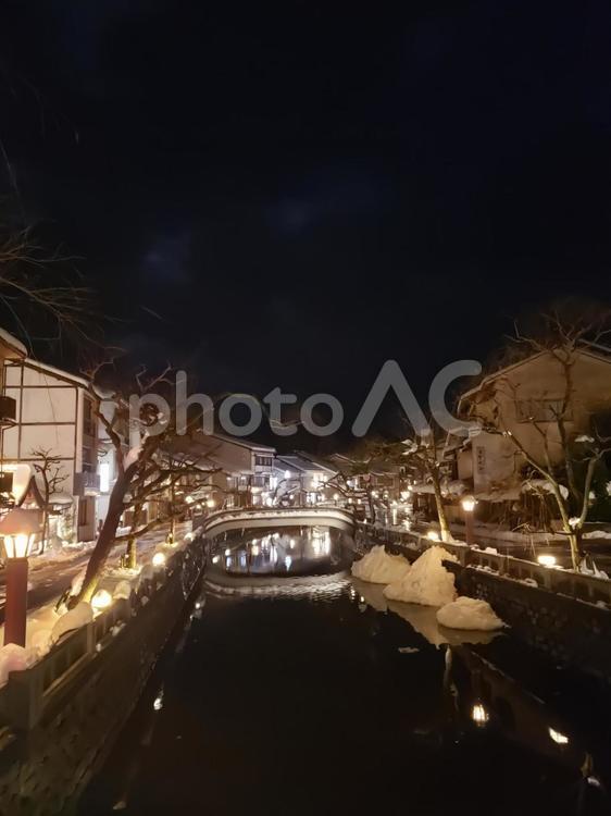 冬の城崎温泉の夜景 城崎温泉,兵庫県,豊岡の写真素材