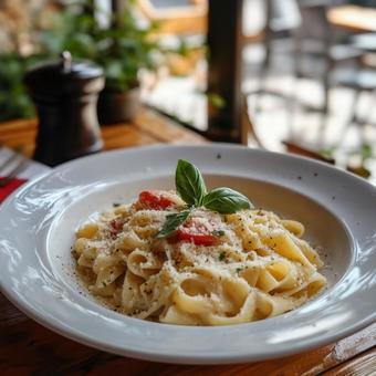 カフェ風の食卓で楽しむチーズパスタ カフェ風の食卓で楽しむチーズパスタの写真