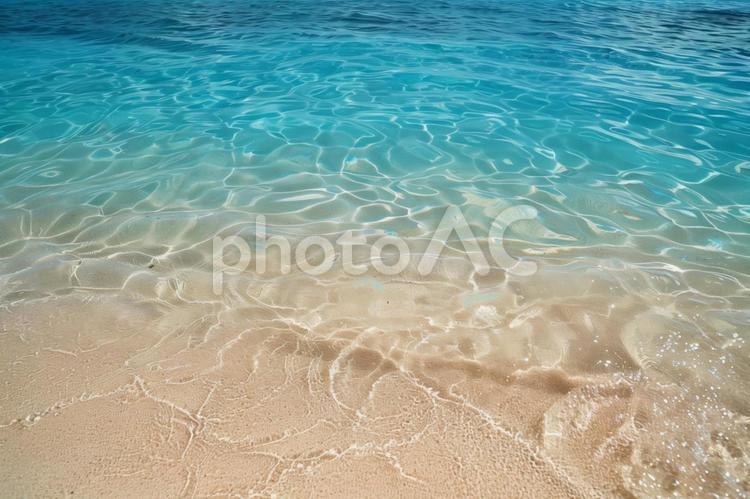 透き通る南国の海 海,ビーチ,南国の写真素材