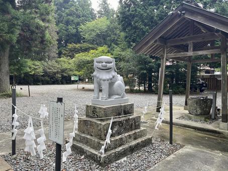 西照神社 新狛犬 西照神社 新狛犬 大滝山,西照神社,月神の宮の写真素材