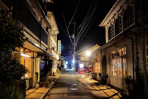 大田市の世界遺産・温泉津の温泉街の夜 大田市の世界遺産・温泉津の温泉街の夜 温泉津,世界遺産,石見銀山の写真素材