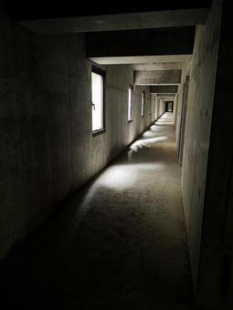 廃墟 廊下 廃墟 廊下 廃墟,廊下,窓の写真素材