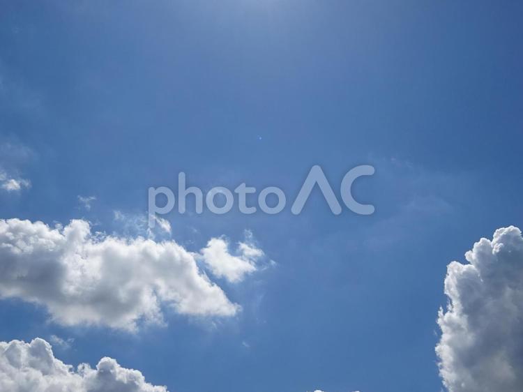 空を見上げる 空,青空,雲の写真素材