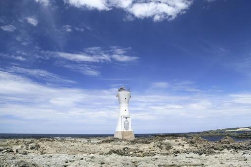 海と空と灯台 海と空と灯台の写真