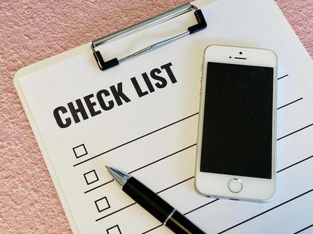 Smartphone and checklist, JPG Smartphone and checklist, JPG