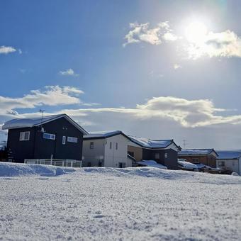 晴れた空と雪景色の写真