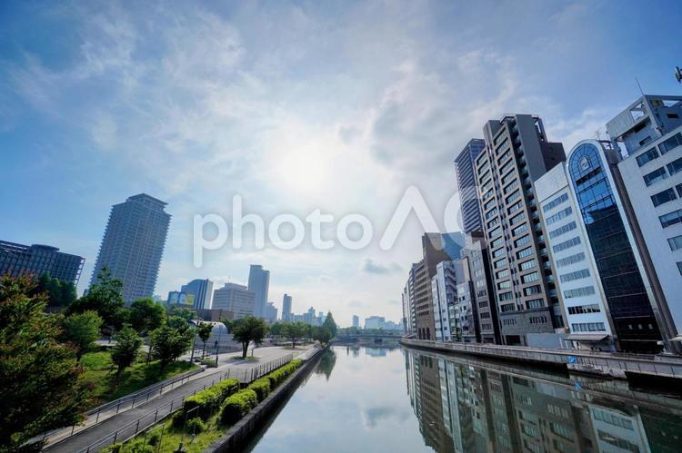 大阪・土佐堀川と周囲のビル群 大阪,中之島,土佐堀川の写真素材