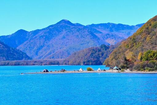 奥日光の紅葉（中禅寺湖、男体山） 紅葉,秋,風景の写真素材