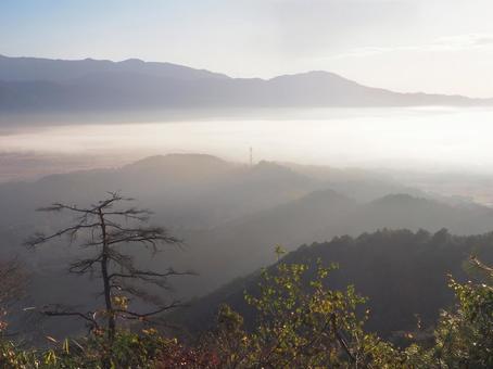 朝日と雲海 丹波八木城跡より 雲海,日の出,朝日の写真素材