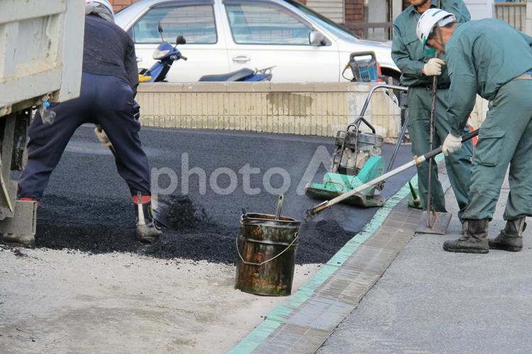 働く人物　Ｎｏ. 44　　　　　　アスファルト舗装作業　　 　　　　  舗装工事,舗装,アスファルト舗装の写真素材