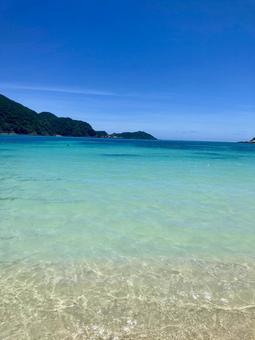 透明度が高い海 透明度が高い海の写真