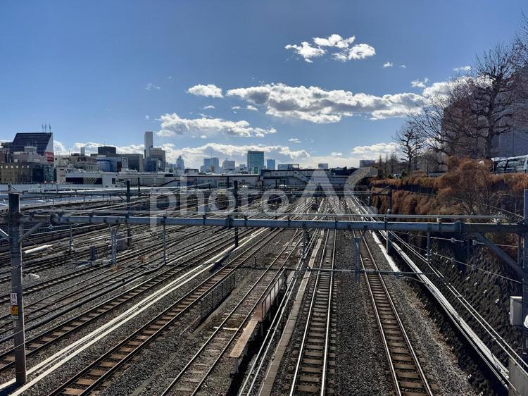 上から見た上野駅周辺の線路 駅素材,標識,公共交通機関の写真素材