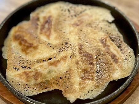鉄鍋餃子 鉄鍋餃子の写真