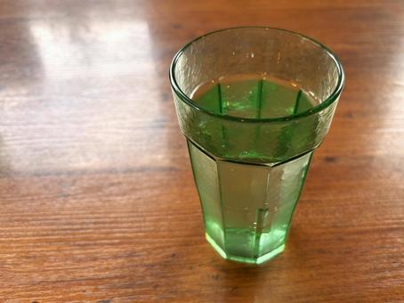 カフェで出されたお冷 カフェで出されたお冷 お冷,冷たい水,ウォーターの写真素材