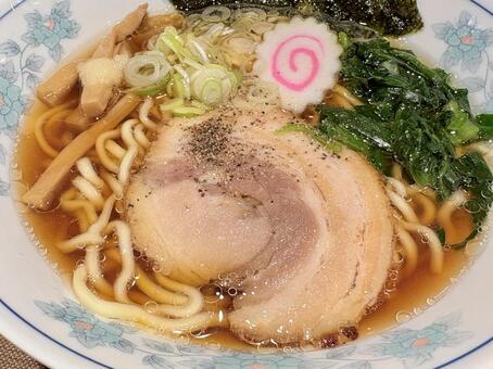 サービスエリアで食べた朝食ラーメン 02 醤油ラーメン,ラーメン,中華の写真素材