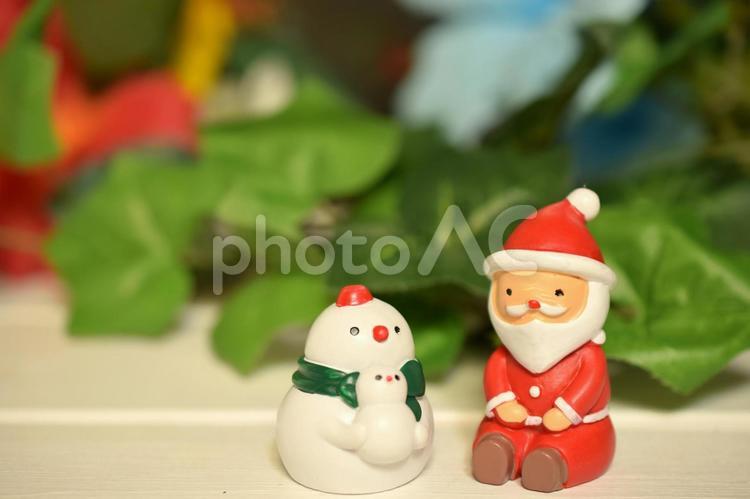 サンタクロースと雪だるま 12月25日,present,snowmanの写真素材