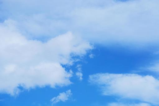 雲が浮かぶ秋空背景 02 雲が浮かぶ秋空背景 02の写真