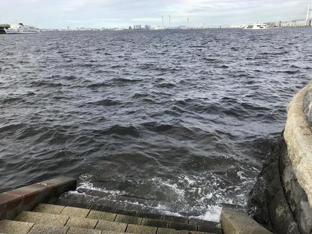 横浜の海、横浜港 横浜の海、横浜港 海水,水,ベイサイドの写真素材