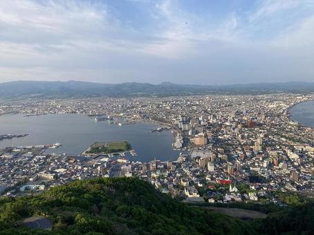 函館を見る 函館を見る 函館,風景,快晴の写真素材