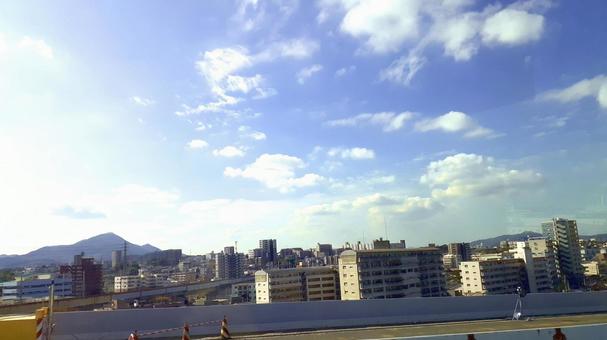 広がる青空と都市のスカイライン 広がる青空と都市のスカイライン 青空,都市,ビルの写真素材