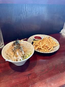 ポテトフライと大根サラダ ポテトフライと大根サラダの写真
