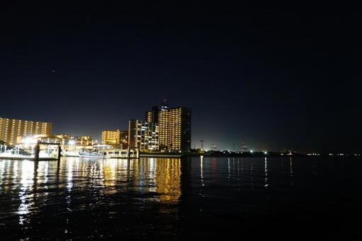 千葉みなとの夜景 千葉みなとの夜景 夜景,千葉みなと,さんばしひろばの写真素材