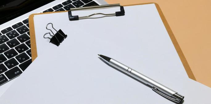 デスクワーク 書類作成 ビジネスアイテム デスクワーク 書類作成 ビジネスアイテム オフィスワーク,デスクワーク,ビジネスアイテムの写真素材