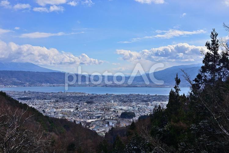 塩尻峠から諏訪湖を眺める 諏訪湖,塩尻峠,岡谷市の写真素材