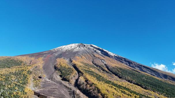 富士五合目から山頂を望遠で撮影8 富士山,青空,日本の写真素材