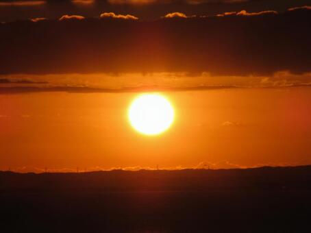 冬の夜明けのサンライズ 朝,日の出,サンライズの写真素材