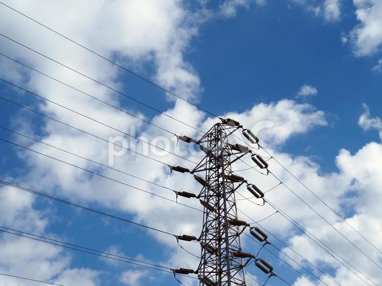 鉄塔がある風景 鉄塔,送電線,電線の写真素材