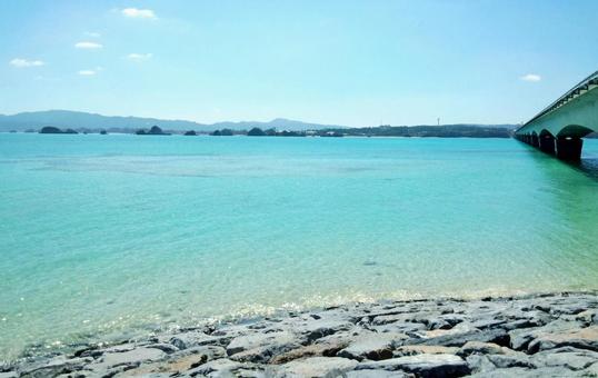沖縄の海の写真