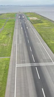 羽田空港滑走路 羽田空港滑走路 羽田空港,空港,滑走路の写真素材