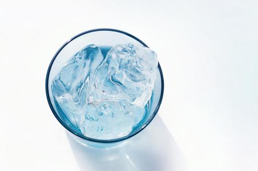 冷たい水(氷)2 冷たい水(氷)2 水,水分補給,氷の写真素材