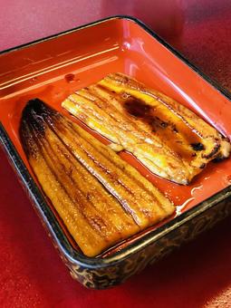美味しそうな鰻皿 美味しそうな鰻皿 うなぎ,うな重,鰻の写真素材
