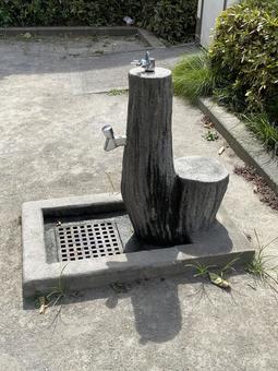 Photo, drinking fountains, park equipment, hand-wash facilities, 
