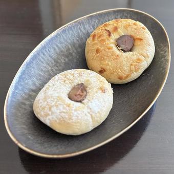 栗ベーグル2種 栗ベーグル2種 パン,ベーグル,食べ物の写真素材