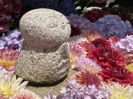お地蔵さん・花 お地蔵さん・花 お地蔵さん,石仏,花手水の写真素材
