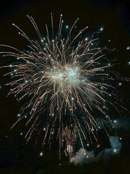 打ち上げ花火 打ち上げ花火 花火,打ち上げ花火,夏の写真素材