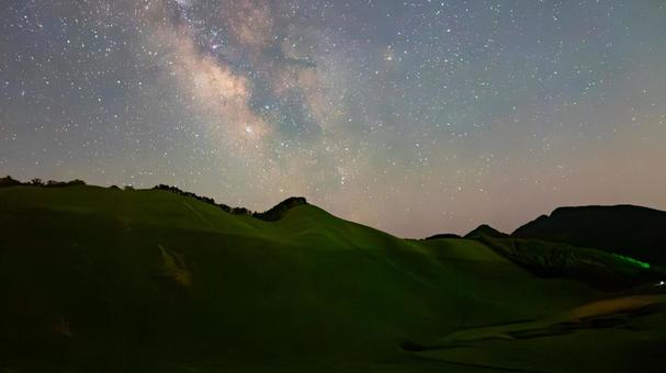 緑に抱かれる銀河の光 緑に抱かれる銀河の光の写真