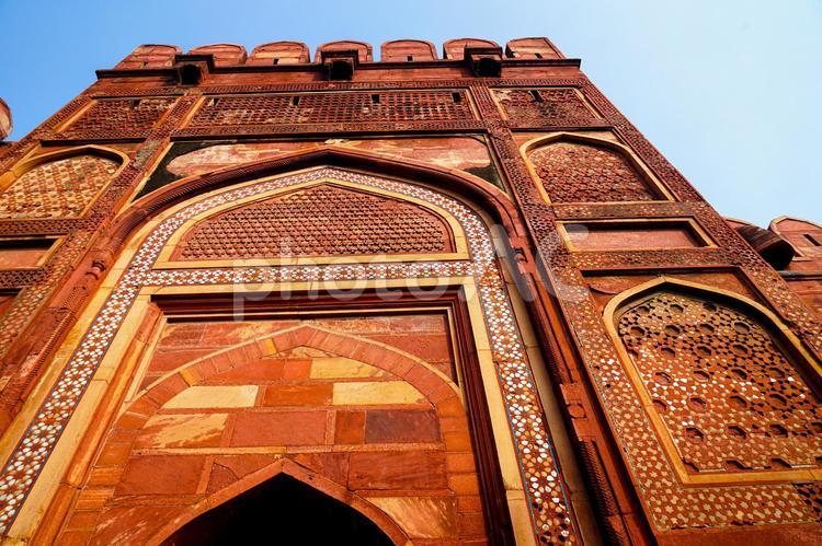 アーグラ城塞の側面 アーグラ,インド,城塞の写真素材