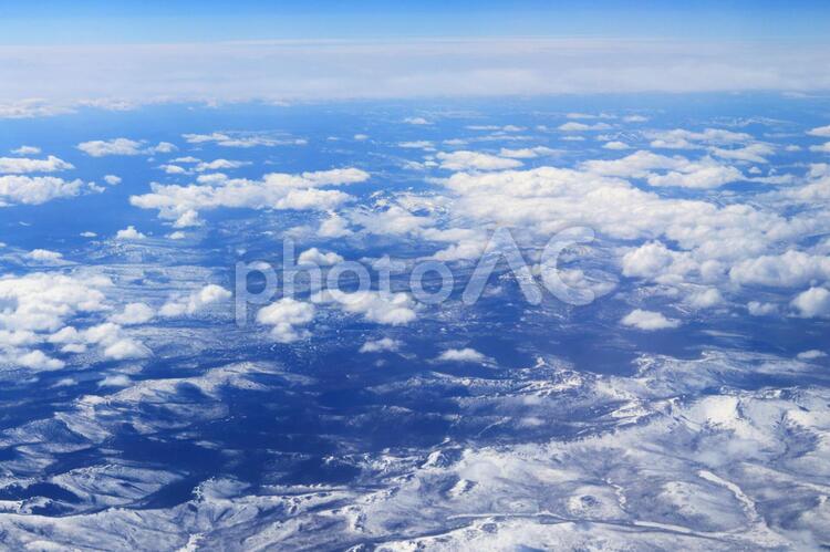 シベリア平原（機内撮影） 青空,空撮,シベリアの写真素材