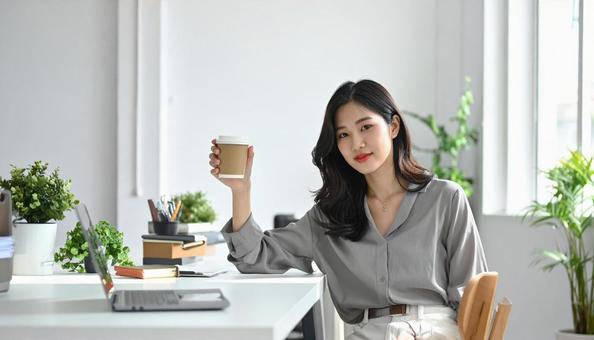 働く女性 働く女性の写真