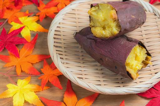 紅葉と焼き芋 (シルクスイート) 紅葉と焼き芋 (シルクスイート)の写真